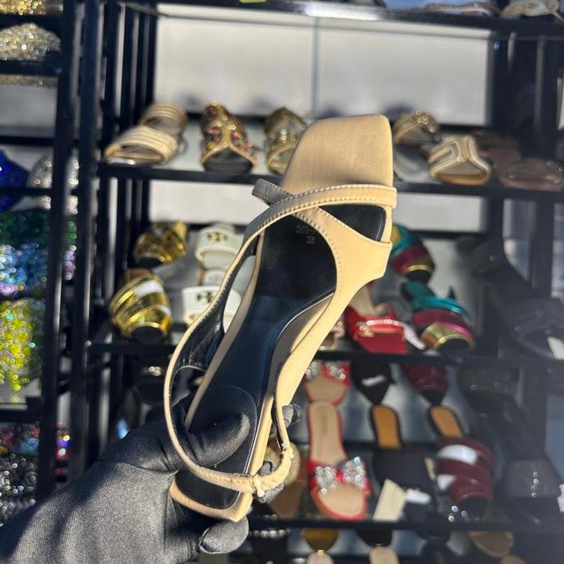Heel 0012